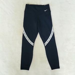 NIKE - Like New! DRI-FIT Women's Black & White Logo Leggings - XS